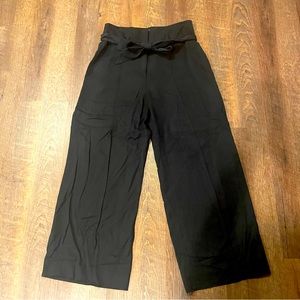 WHBM Wide Leg Dress Pants With Belt Size 6L